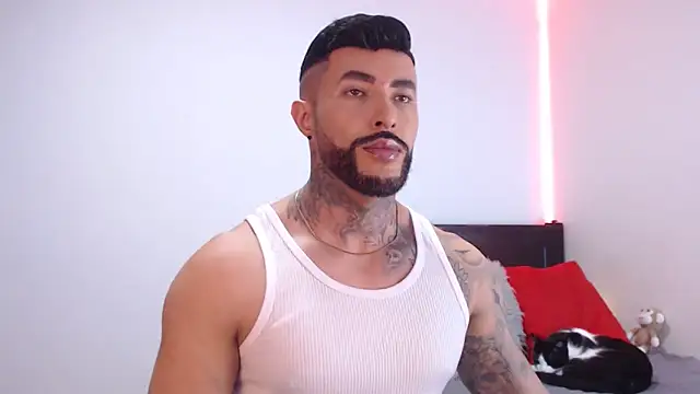 andrea de lucaa online show from November 2025 04:05:02 AM