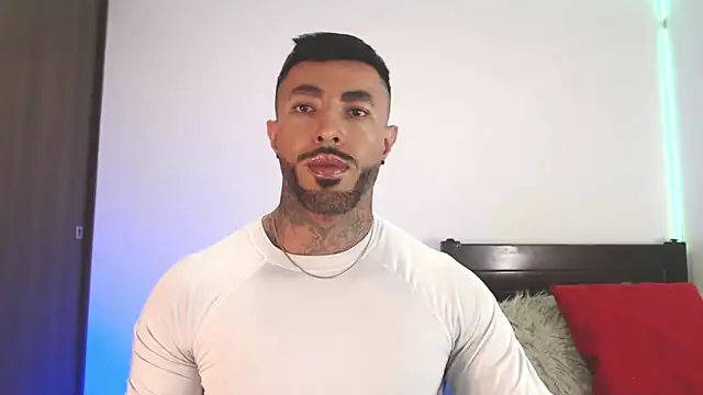 andrea de lucaa online show from April 2026 04:41:01 AM