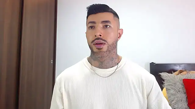 andrea de lucaa online show from February 2026 03:29:01 AM