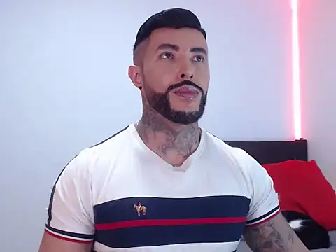 andrea de lucaa online show from November 2025 04:18:01 AM