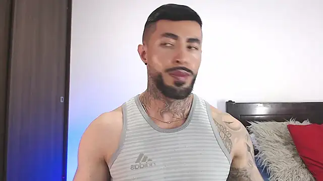 andrea de lucaa online show from April 2026 03:52:02 AM