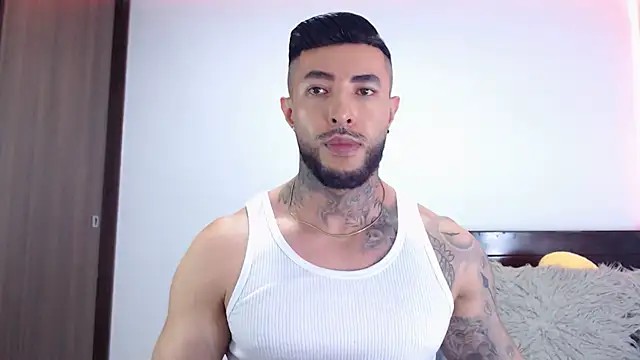 andrea de lucaa online show from December 2025 01:42:01 AM