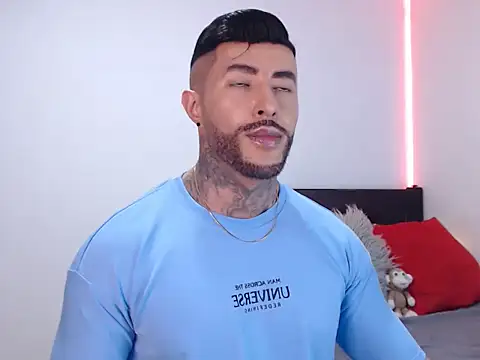 andrea de lucaa online show from November 2025 04:23:01 AM