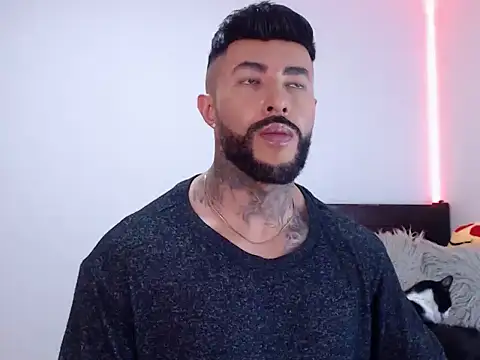 andrea de lucaa online show from October 2025 04:25:02 AM