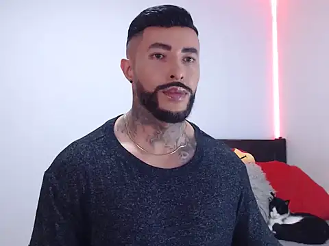 andrea de lucaa online show from November 2025 03:43:01 AM