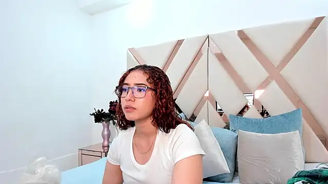 megannherrera online show from February 2026 07:47:01 PM