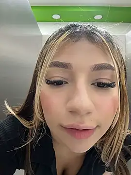 Snapshot of Isabella18_pink chatting on July 2026 04:04:02 PM Isabella18 pink online show from July 2026 04:04:02 PM