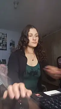 lindasyt online show from February 2026 02:34:01 AM