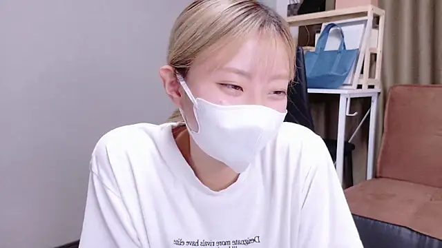 Nana  ch online show from October 2025 05:08:01 AM
