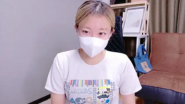 Nana  ch online show from October 2025 03:38:02 AM