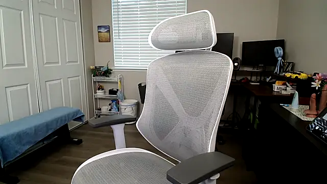 SHEILYN  online show from April 2026 02:55:01 PM