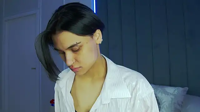 VioletAsh online show from October 2025 04:36:02 AM