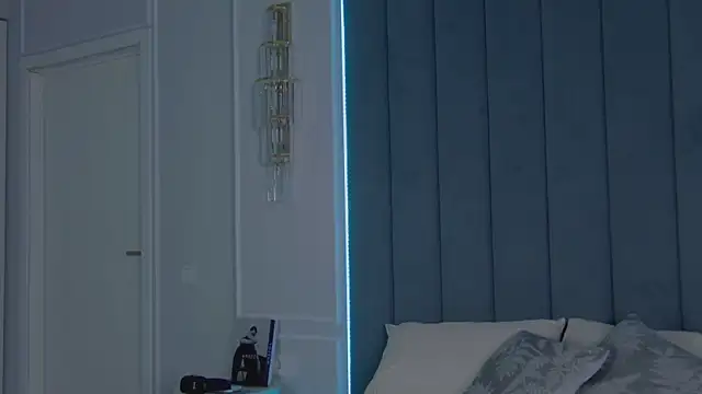 VioletAsh online show from April 2026 04:25:01 AM