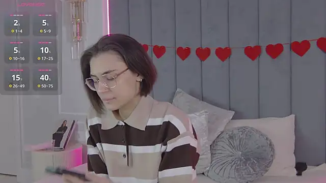 VioletAsh online show from March 2026 04:53:01 AM