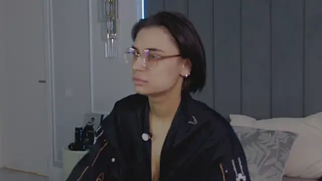 VioletAsh online show from March 2026 04:30:01 AM