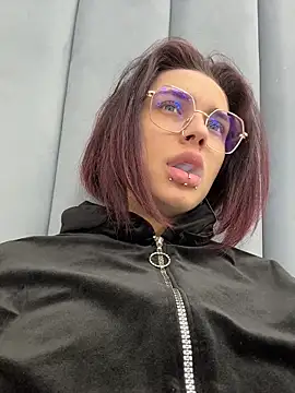 VioletAsh online show from May 2026 04:49:01 AM