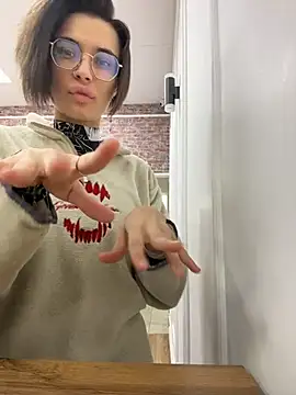 VioletAsh online show from January 2026 04:27:01 AM