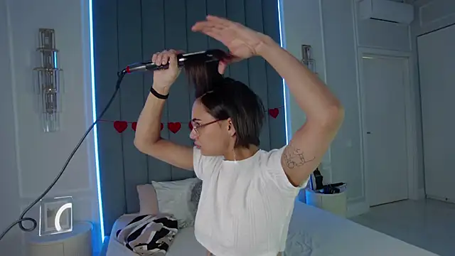 VioletAsh online show from February 2026 04:56:02 AM