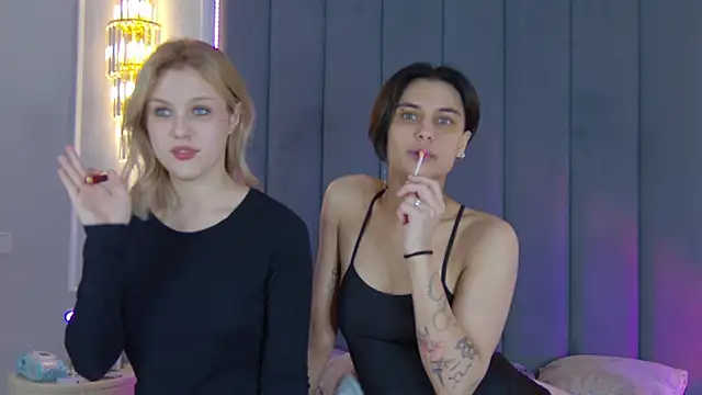 VioletAsh online show from October 2025 05:03:02 PM