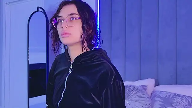VioletAsh online show from June 2026 04:34:01 AM