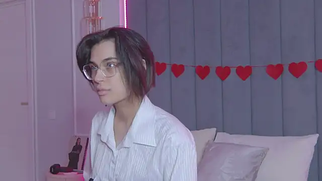 VioletAsh online show from March 2026 04:38:02 AM