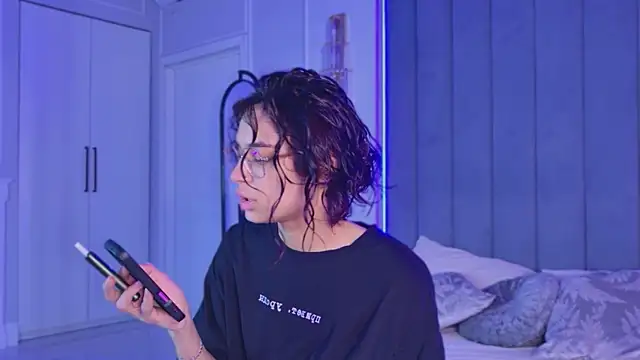 VioletAsh online show from June 2026 04:24:01 AM