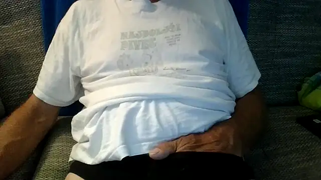 Snapshot of velikifant7 chatting on June 2026 05:50:01 PM velikifant7 online show from June 2026 05:50:01 PM