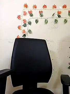 Snapshot of sexy_lips99 chatting on October 2025 04:36:02 AM sexy lips99 online show from October 2025 04:36:02 AM