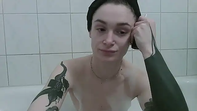 Snapshot of __Leyla__ chatting on November 2025 07:34:01 AM Leyla online show from November 2025 07:34:01 AM