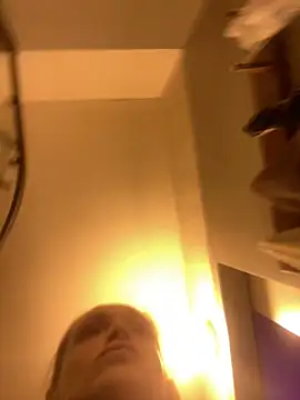 Snapshot of __Leyla__ chatting on September 2025 06:29:01 PM Leyla online show from September 2025 06:29:01 PM