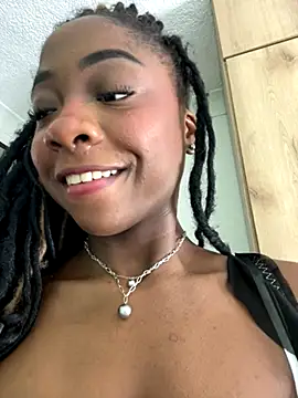 Astergray21 online show from November 2025 12:31:01 PM