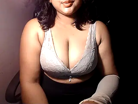 Snapshot of PatnakiRitu1 chatting on September 2025 03:06:02 AM PatnakiRitu1 online show from September 2025 03:06:02 AM