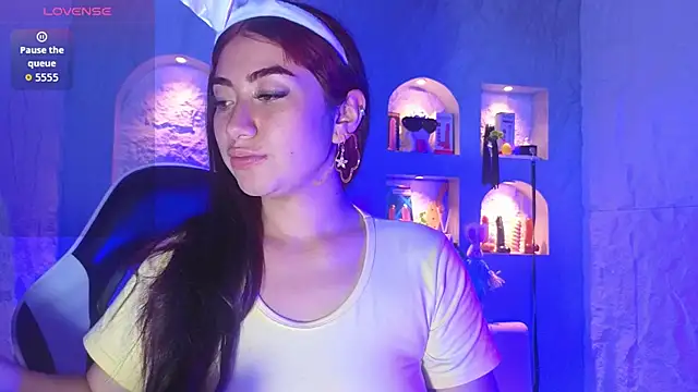 Sophia tf online show from March 2026 02:54:01 AM