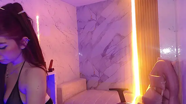 Snapshot of Sophia_tf chatting on November 2025 07:58:01 PM Sophia tf online show from November 2025 07:58:01 PM