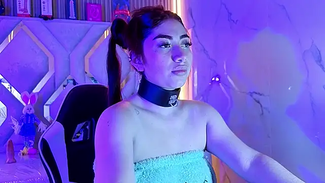 Sophia tf online show from March 2026 08:10:01 PM