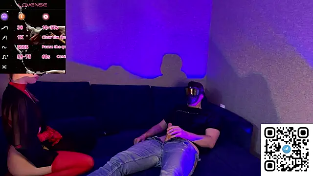 Snapshot of WetFantasyRoom chatting on November 2025 11:04:02 AM WetFantasyRoom online show from November 2025 11:04:02 AM