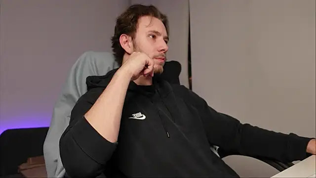 Ethan Fyre online show from October 2025 07:48:02 PM