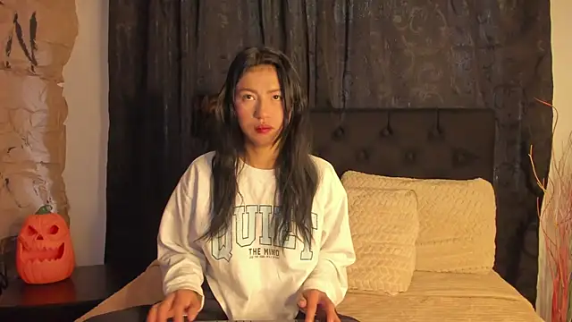 Tiffany Nm online show from November 2025 01:26:01 PM