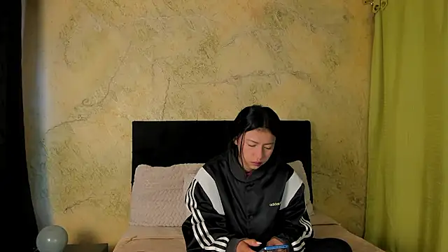 Tiffany Nm online show from February 2026 12:58:01 PM