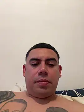 Snapshot of davidxxx099 chatting on May 2026 08:27:02 PM davidxxx099 online show from May 2026 08:27:02 PM