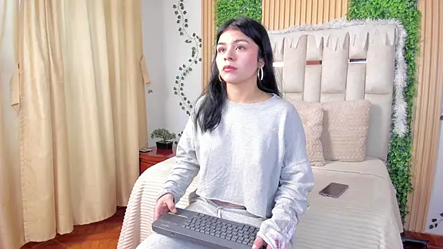 Jade Nmm online show from December 2025 03:02:02 PM