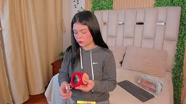 Jade Nmm online show from April 2026 12:32:02 PM