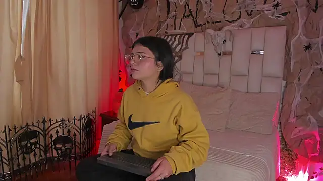 Jade Nmm online show from October 2025 01:10:01 PM