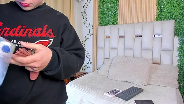 Jade Nmm online show from February 2026 12:39:01 PM