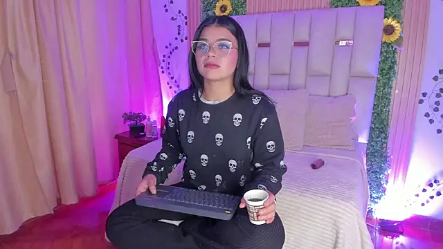 Jade Nmm online show from November 2025 01:04:02 PM