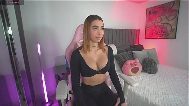 Evellyn clair1 online show from November 2025 07:47:01 PM