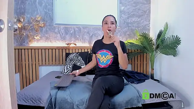 Snapshot of princequinn_ chatting on November 2025 10:13:02 PM princequinn online show from November 2025 10:13:02 PM