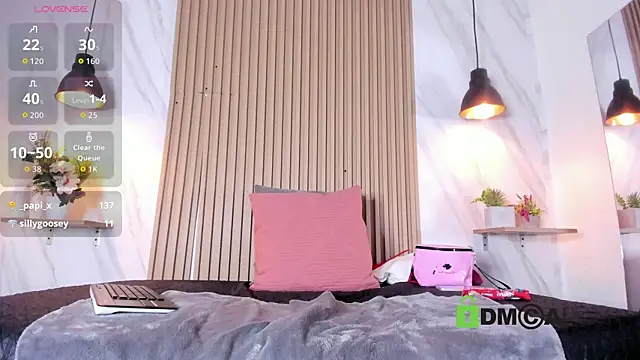 princequinn  online show from December 2025 07:29:01 PM