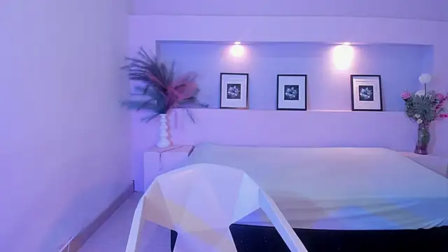 MiaLux5 online show from September 2025 12:22:01 PM