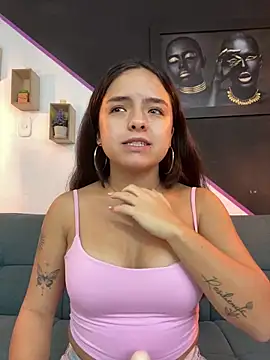 Snapshot of EmilyHarperr chatting on October 2025 11:44:01 AM EmilyHarperr online show from October 2025 11:44:01 AM